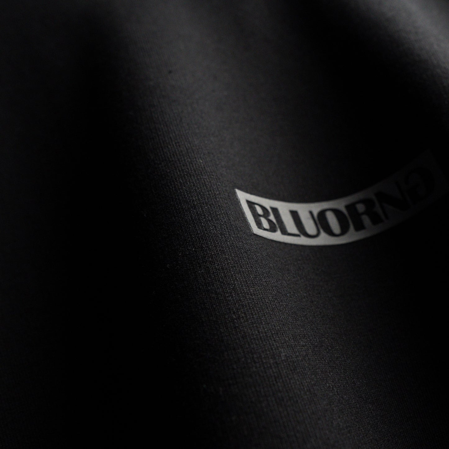 BLACK BASIC T-SHIRT
