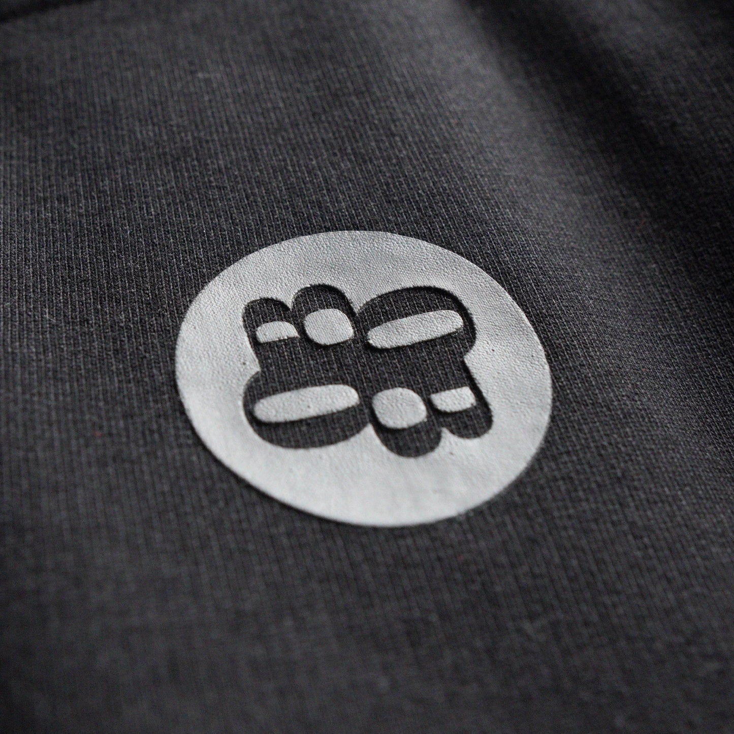 BLACK BASIC T-SHIRT