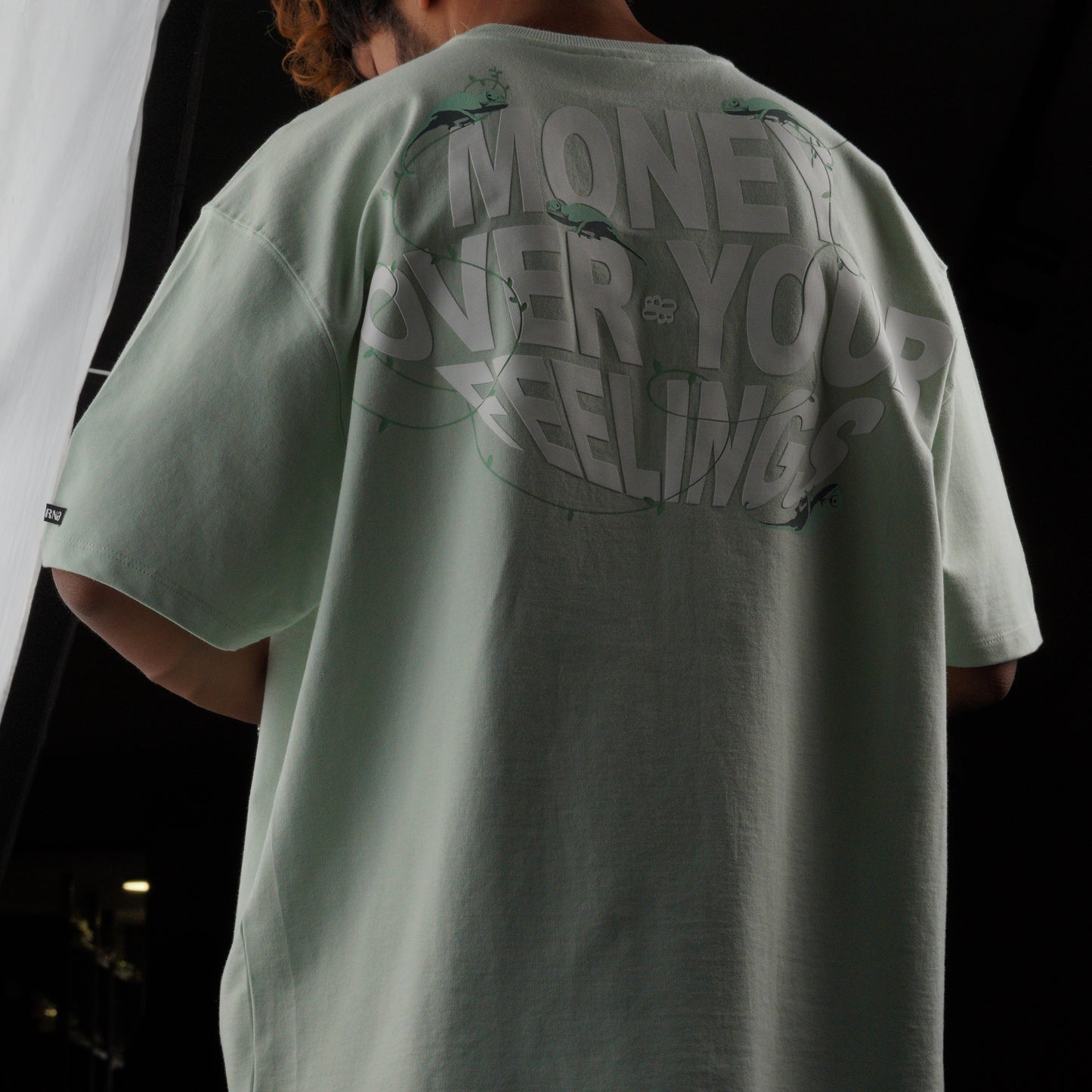 MINT MATERIALISTIC T-SHIRT