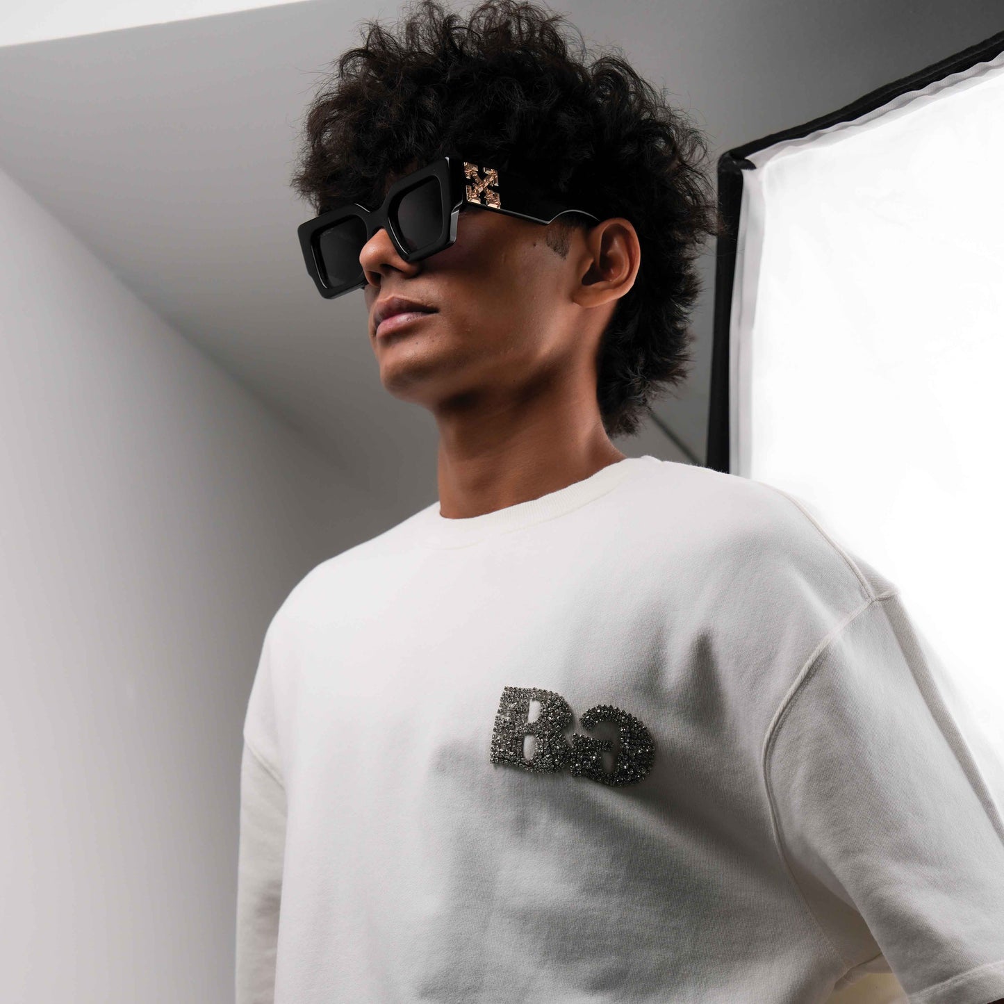 White oversized premium streetwear t-shirt crystal detail