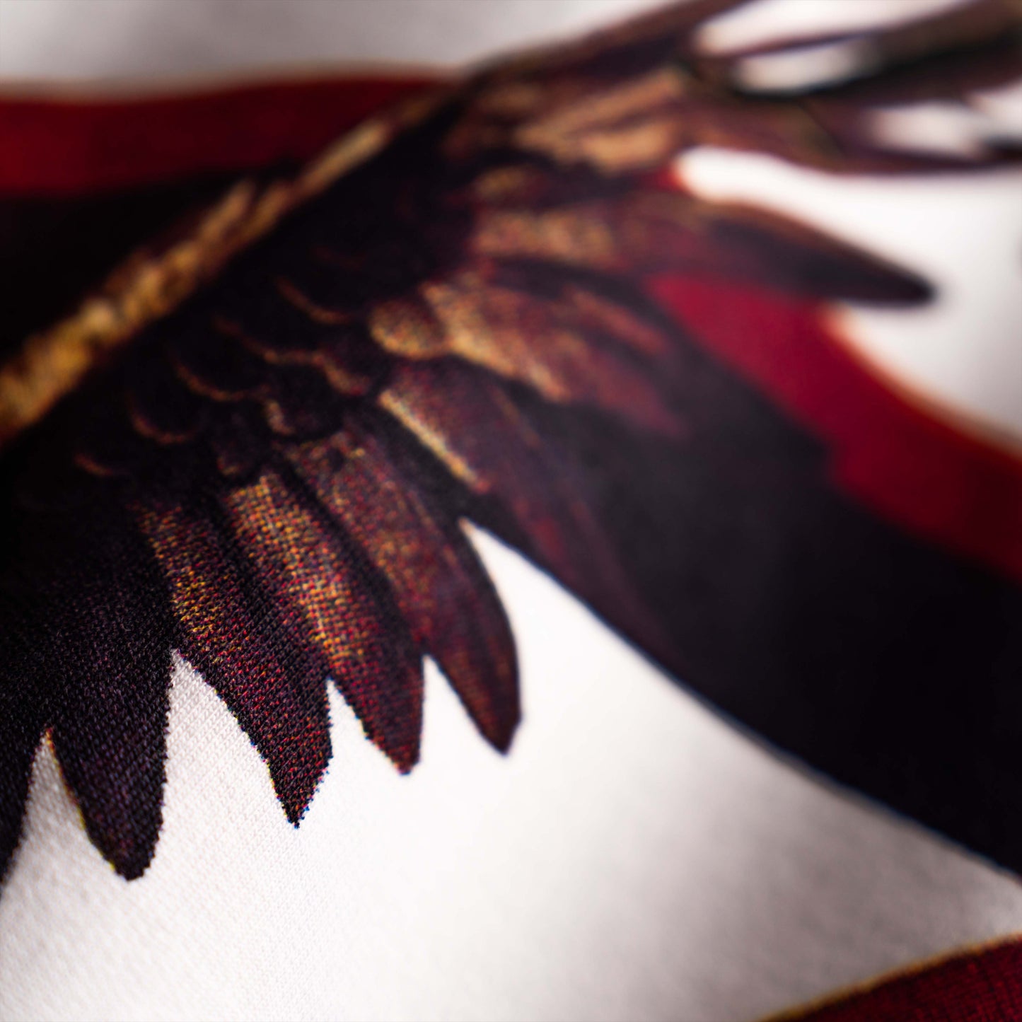WHITE FEATHER AND FANG T-SHIRT