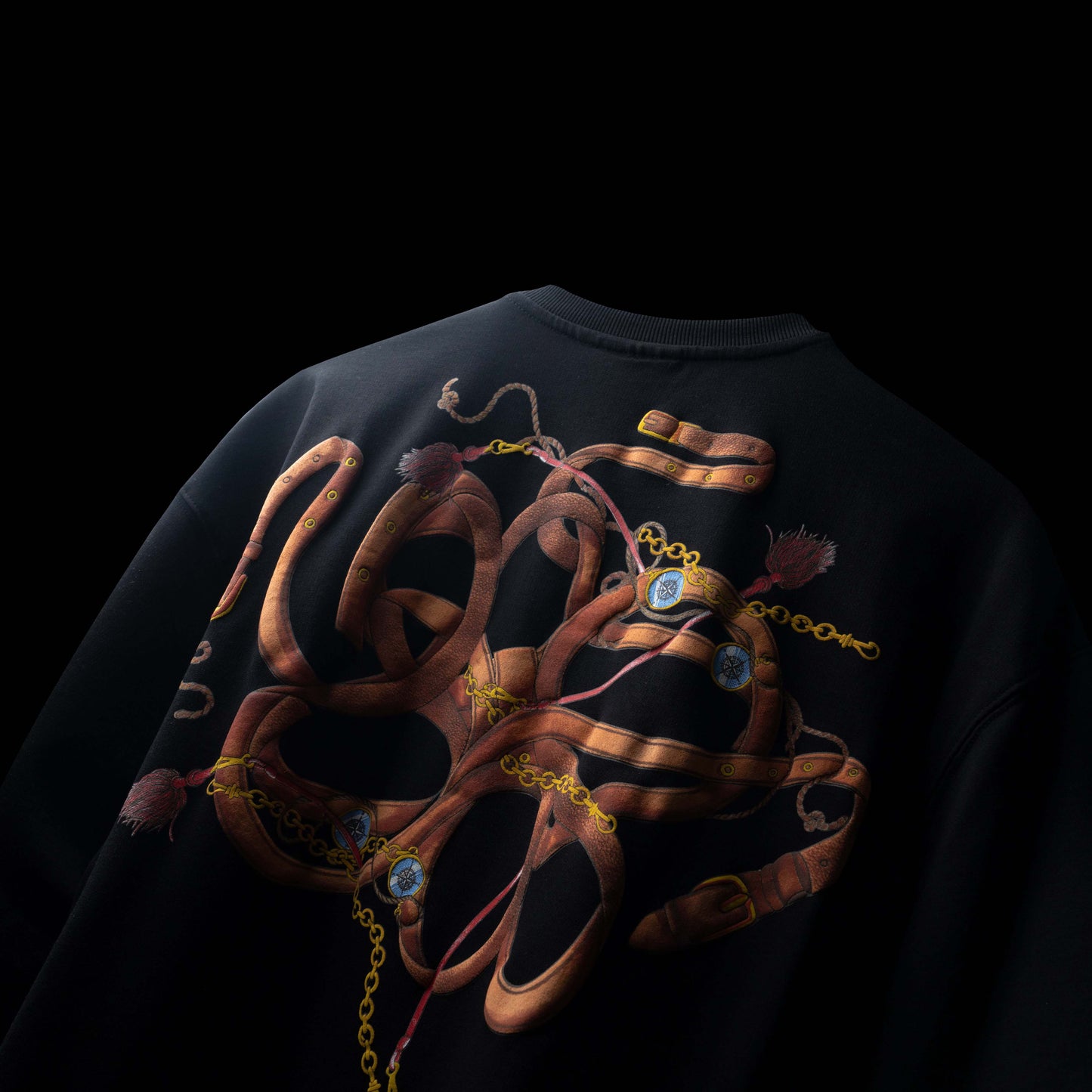 BLACK HARNESSED T-SHIRT