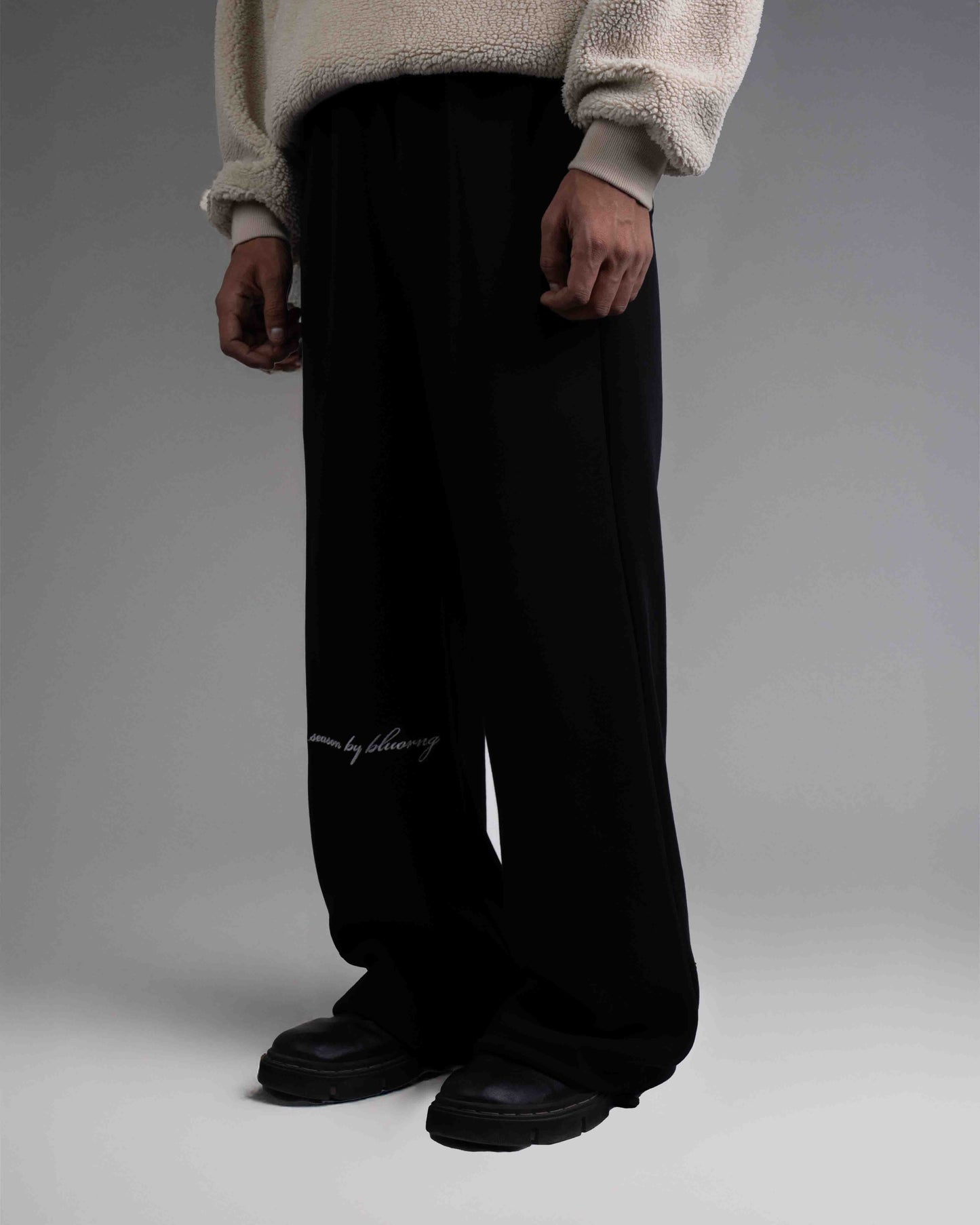 BLACK JOGGERS