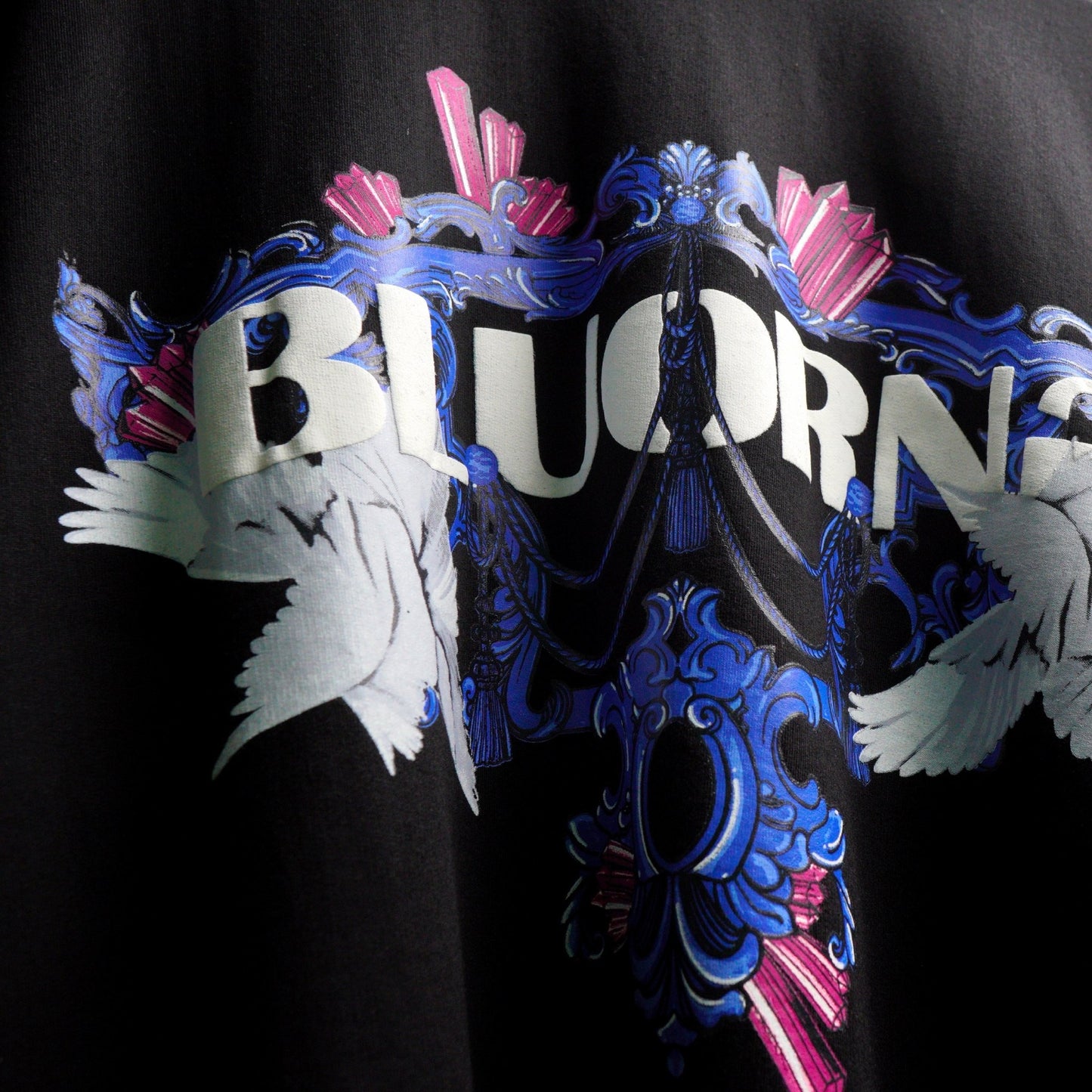 CRYSTAL BLACK T- SHIRT - Bluorng