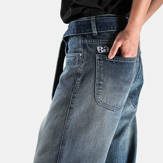 From Skinny to Baggy: Exploring the Different Types of Jeans for Men