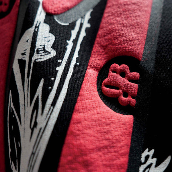 Oversized premium black t-shirt with contrast puff design