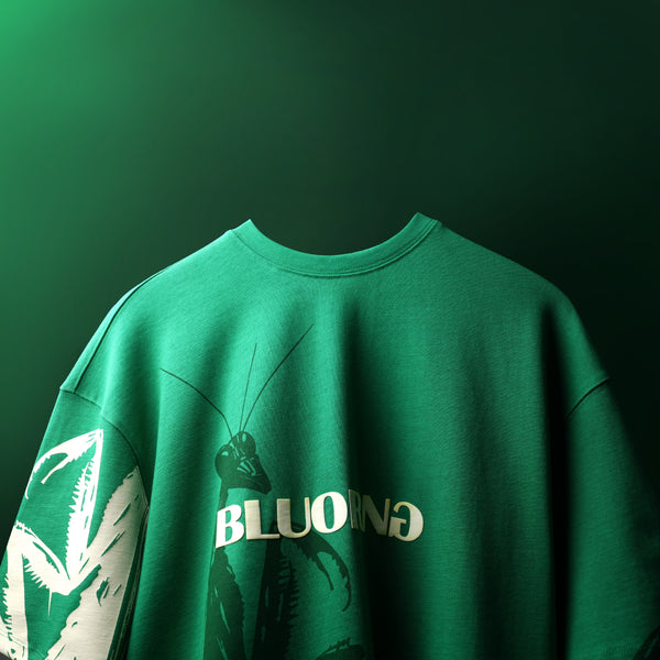Green Praying Mantis Luxury T-Shirt 