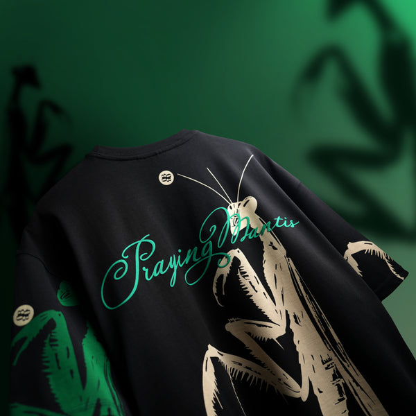 Oversized premium black tee featuring large mantis screen print