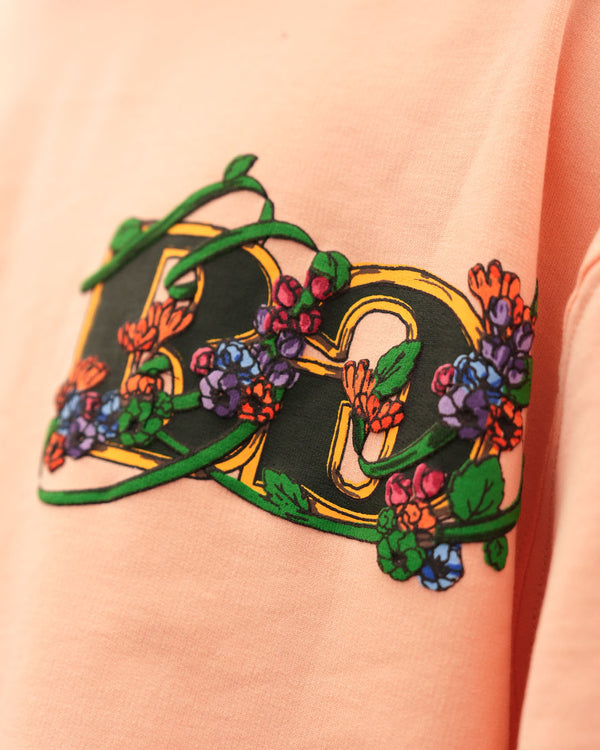 Oversized pink streetwear t-shirt garland design